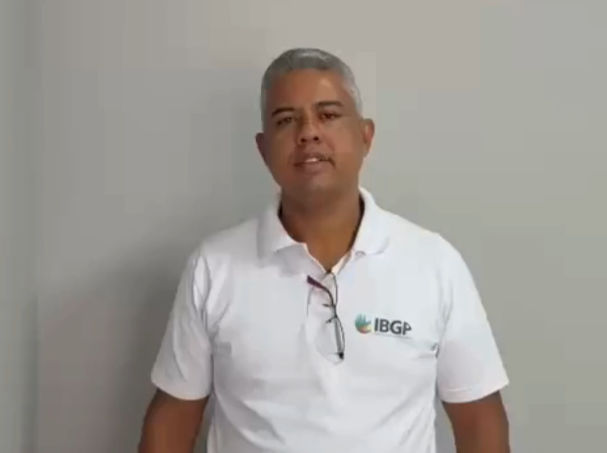 Conteúdo em vídeo em tela de computador